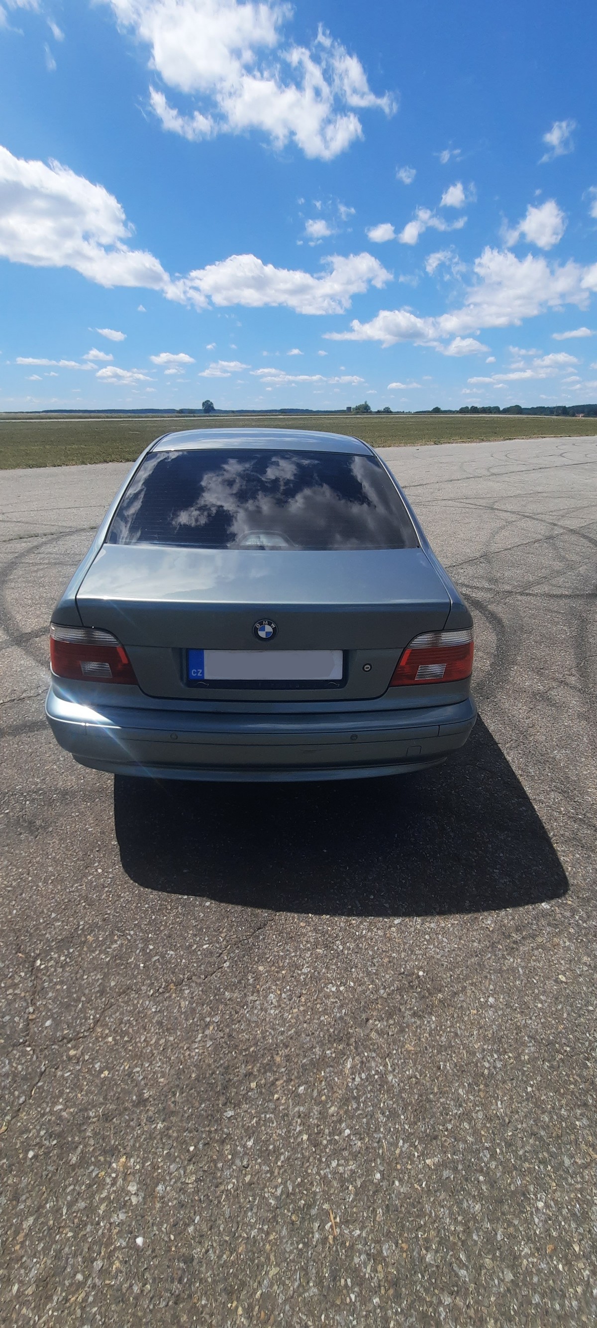 Pohled na záď vozu shora